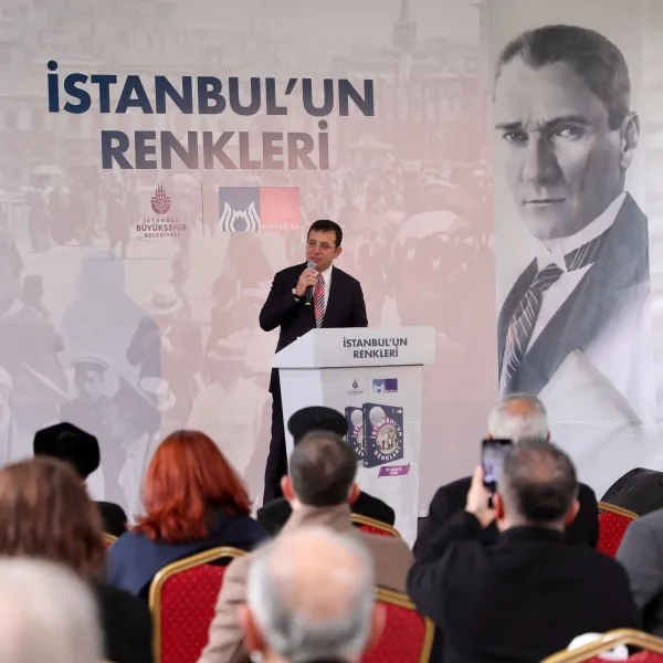 Ekrem İmamoğlu, İstanbul'un Renkleri kitabının tanıtım toplantısında