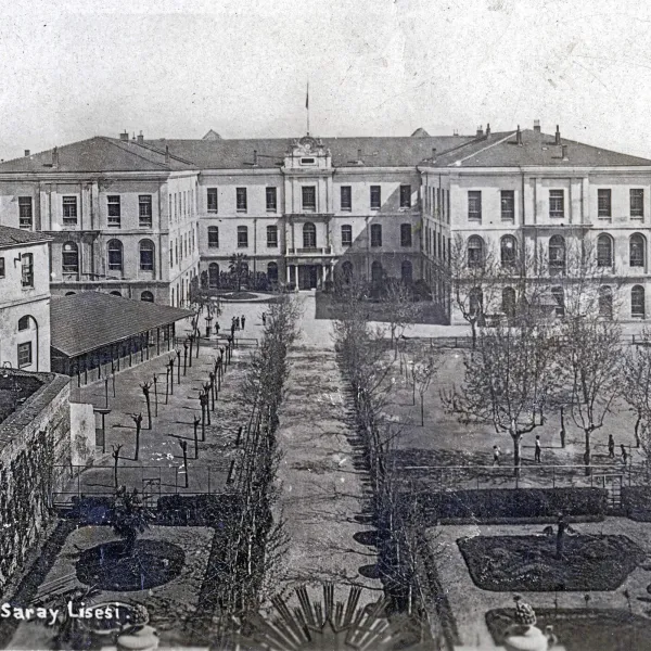 Galatasaray Lisesi'nin umumi görünüşü, yirmili yıllar Galatasaray Lisesi'nin umumi görünüşü, yirmili yıllar