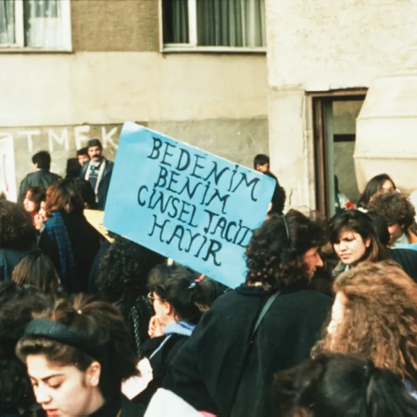 Türkiye'de kadınların gerçekleştirdiği kitlesel eylemler '80'lerde hız kazandı Türkiye'de kadınların gerçekleştirdiği kitlesel eylemler '80'lerde hız kazandı