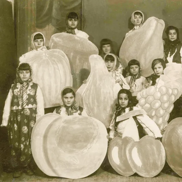 Yerli Mallar Haftasından bir müsamere, 1930'lar