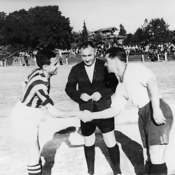 ADİL YÖNETİMİYLE BÜTÜN KULÜPLER TARAFINDAN TERCİH EDİLEN HAKEM ADİL GİRAY, FENERBAHÇE STADI’NDA OYNANAN BİR MAÇTAN ÖNCE SEREMONİDE