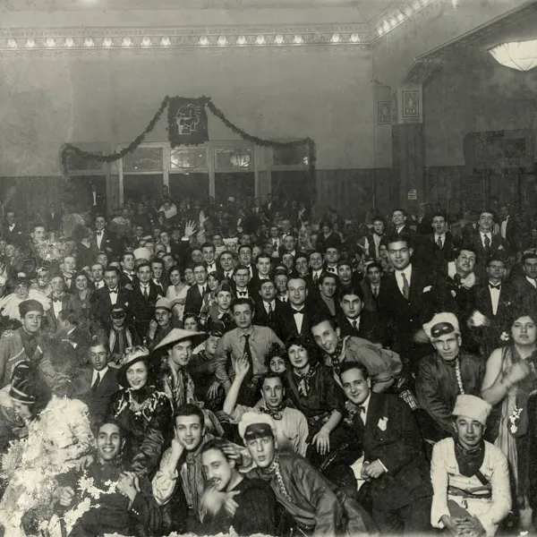 YENİ MAKSİM’DE MASKELİ BALO, 1932