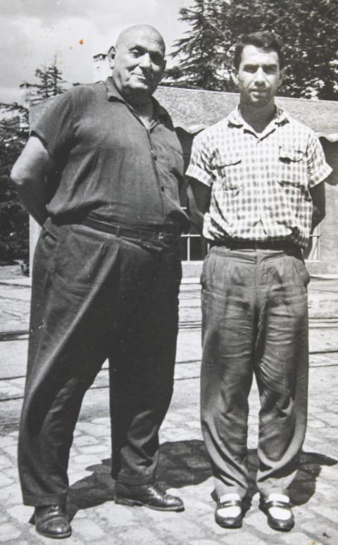 Kelle İbrahim Beykoz’un unutulmaz sağ beki aydın sümer ile birlikte Beykoz Kundura Fabrikası’nda