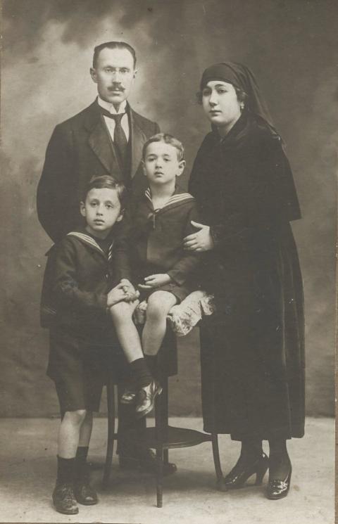 Veli Bey, Nigar Hanım, Orhan Veli, Adnan Veli Veli Bey, Nigar Hanım, Orhan Veli, Adnan Veli