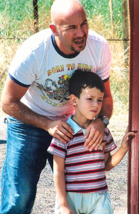 Çağan Irmak, Babam ve Oğlum filminin setinde Ege Tanman ile Çağan Irmak, Babam ve Oğlum filminin setinde Ege Tanman ile