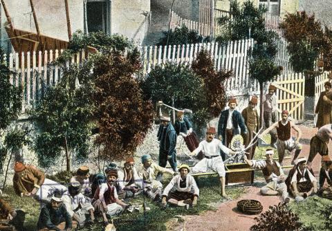 Tulumbacılar (Fotoğraf: İBB Atatürk Kitaplığı Arşivi)