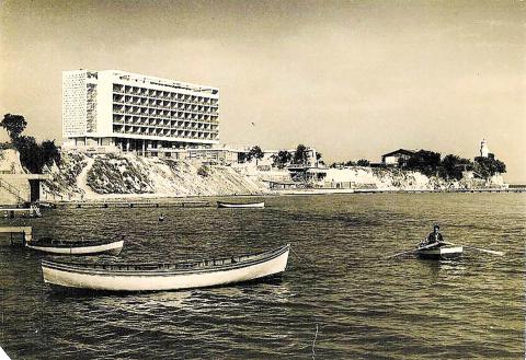 1950'lerin sonunda yapılan Yeşilköy Çınar Otel 1950'lerin sonunda yapılan Yeşilköy Çınar Otel