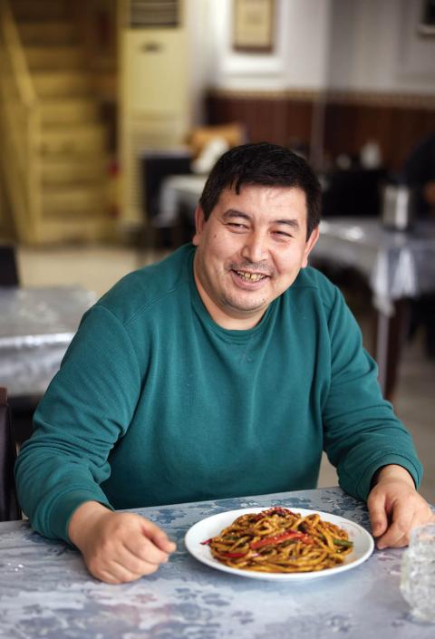 Köklem Uygur'un kurucusu Ramazan Velioğlu Köklem Uygur'un kurucusu Ramazan Velioğlu
