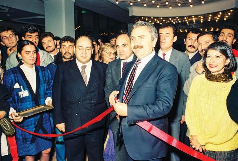 1987’DE DÖNEMİN BELEDİYE BAŞKANI BEDRETTİN DALAN FUAR’DA 1987’DE DÖNEMİN BELEDİYE BAŞKANI BEDRETTİN DALAN FUAR’DA