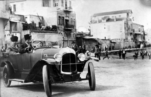 ERZURUM’DAN SİVAS’A, ORADAN ANKARA’YA GİDEN MUSTAFA KEMAL VE ARKADAŞLARINI SAVAŞ ARTIĞI EMEKTAR OTOMOBİLLER TAŞIYORDU