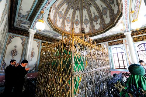 AZİZ MAHMUD HÜDAYİ TÜRBESİ (FOTOĞRAF: İBB KÜLTÜR AŞ ARŞİVİ)