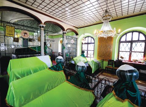 MERKEZ EFENDİ TÜRBESİ (FOTOĞRAF: İBB KÜLTÜR AŞ ARŞİVİ)