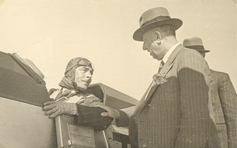 VECİHİ HÜRKUŞ, 1 TEMMUZ 1937 (FOTOĞRAF: MUSTAFA KILIÇ ARŞİVİ) VECİHİ HÜRKUŞ, 1 TEMMUZ 1937 (FOTOĞRAF: MUSTAFA KILIÇ ARŞİVİ)